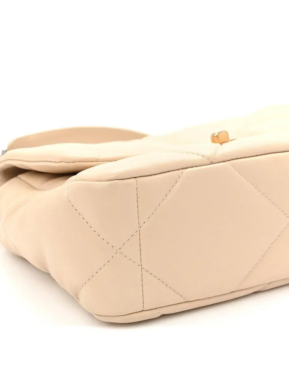 Lambskin Quilted Medium Chanel 19 Flap #333303C46B